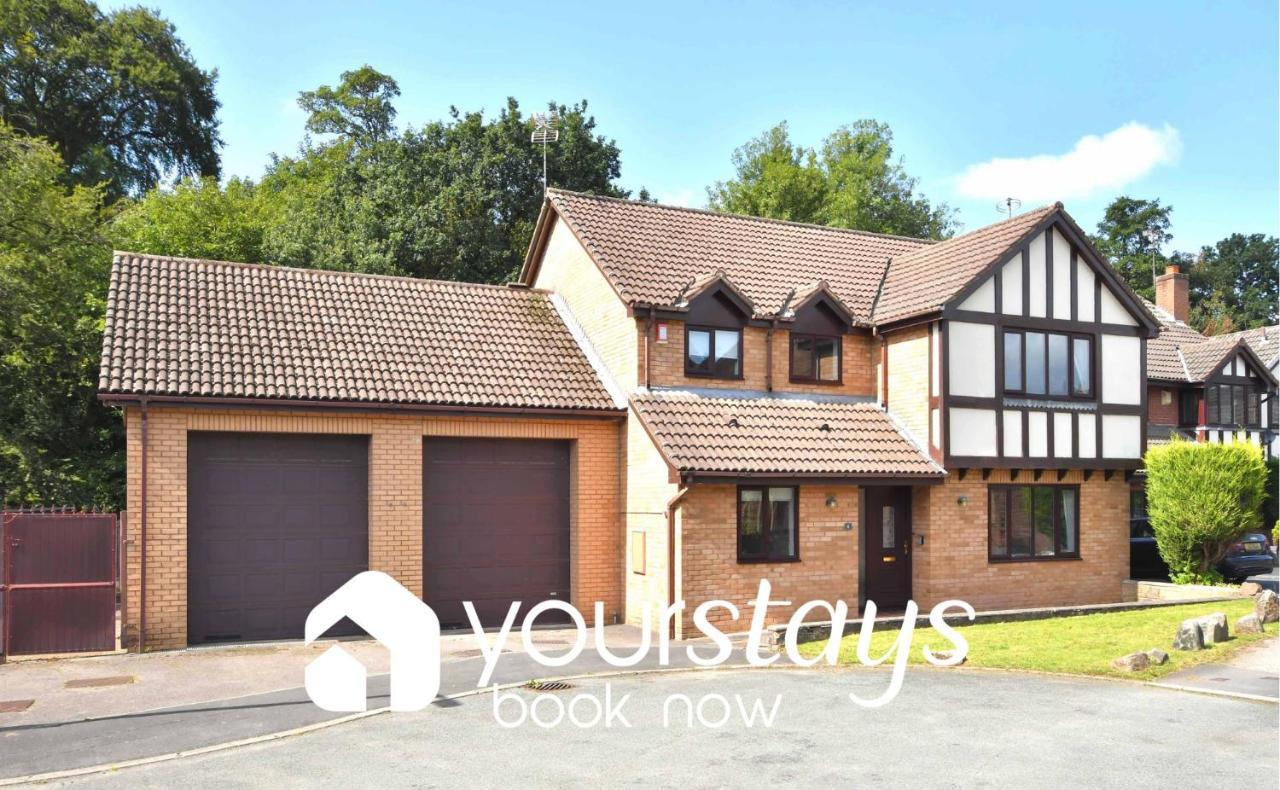The Glade By Yourstays Huge Single Detached Holiday Home With Big Garden Newcastle-under-Lyme Exterior photo